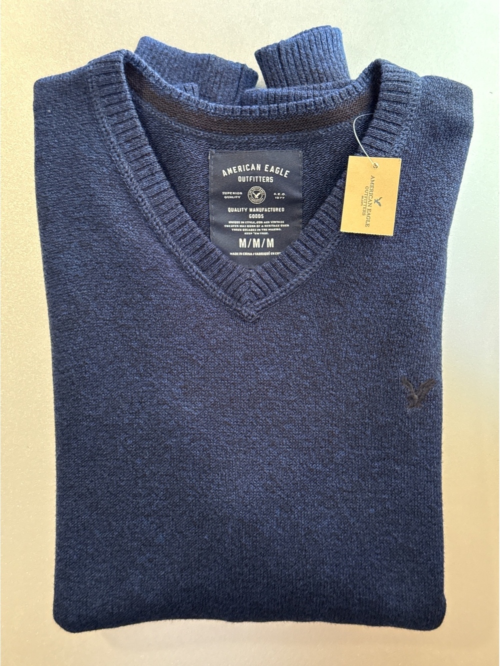 American Eagle Outfitters Men's Navy V-Neck, Size Medium, New with Tag